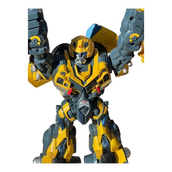 2006 Transformers Bumblebee 11" Action Figure Tested - Picture 4 of 4